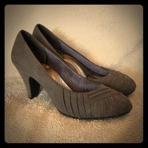Grey heels,so comfy and in near perfect condition
